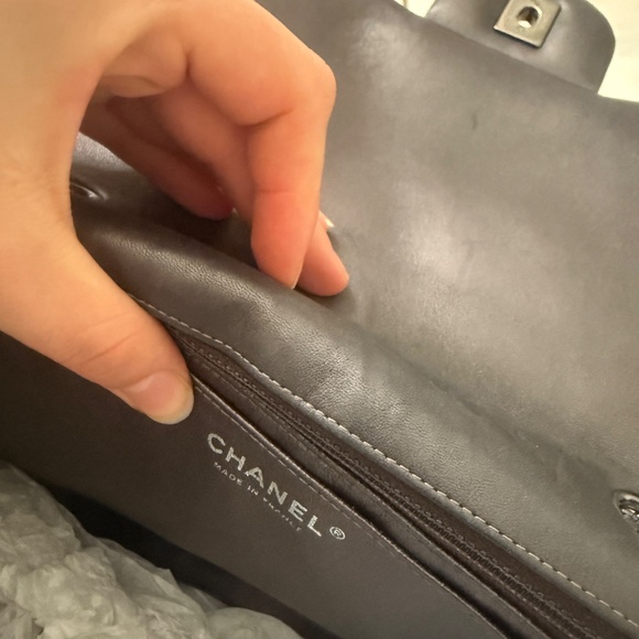 NWOT authentic CHANEL classic flap bag - Picture 5 of 8